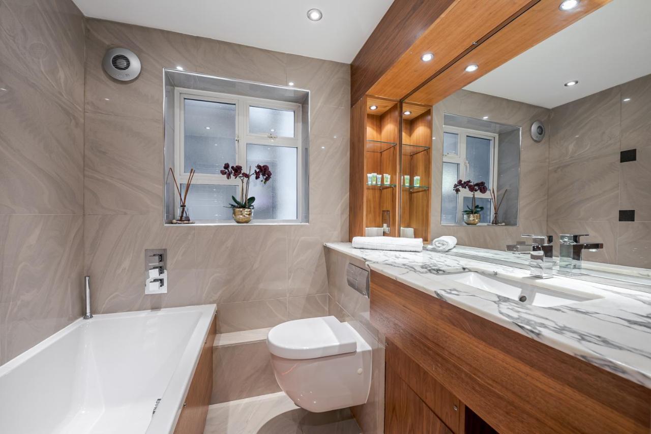 Elegant Ground Floor Apartment With Ac In Knightsbridge Steps Away From Harrods Londra Esterno foto