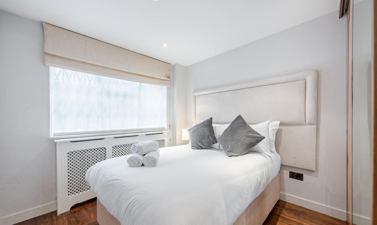 Elegant Ground Floor Apartment With Ac In Knightsbridge Steps Away From Harrods Londra Esterno foto